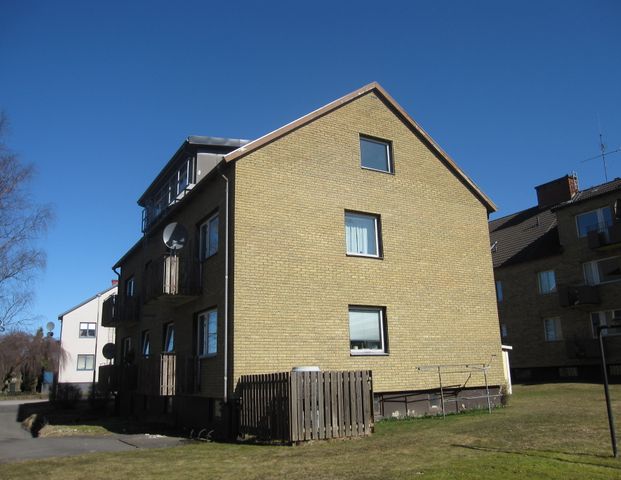 Lillgatan 12 - Foto 1