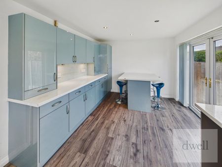 3 bedroom semi-detached house to rent - Photo 4