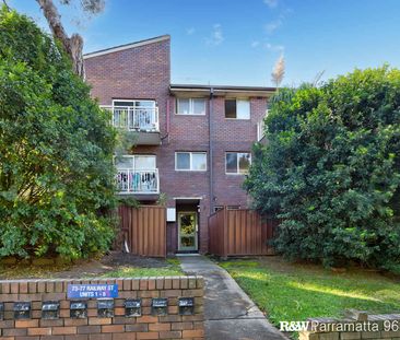 PARRAMATTA FRINGE 2 BEDROOM APARTMENT - Photo 4
