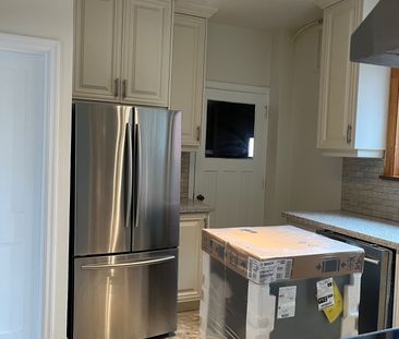 For Lease - 51 Inglewood Drive, Mississauga, Ontario - Photo 3