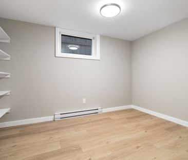 For Lease - 948 Parkhurst Boulevard Unit# B, McKellar Heights - Gla... - Photo 1