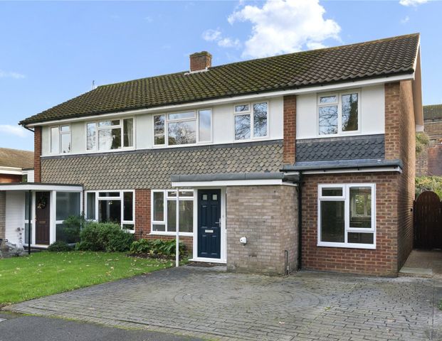 Royston Close, Walton-on-Thames, KT12 - Photo 1