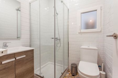 Cozy room in Actor Llorens Street - Photo 5