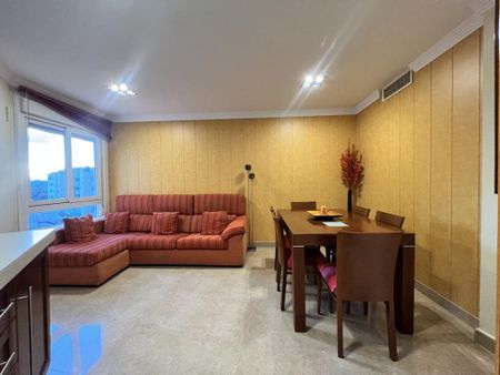 3 bedroom luxury penthouse for rent in Málaga, Andalusia - Photo 2