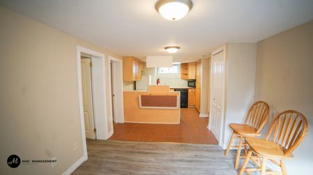 Lower Unit - Photo 4