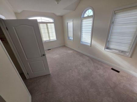 For Lease - 1140 Harden Trail, Newmarket, Ontario - Photo 3