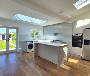 3 bedroom semi-detached house to rent - Photo 4