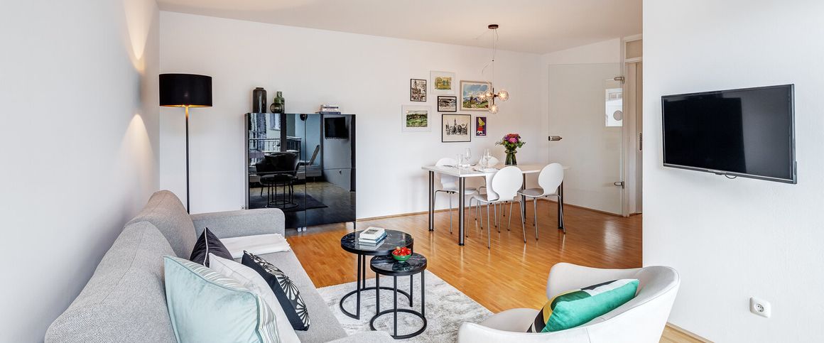 Light-flooded apartment in popular location - Photo 1