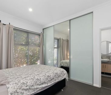 Modern 3-Bedroom, 2-Bathroom Home. Lock-and-Leave Living. - Photo 3