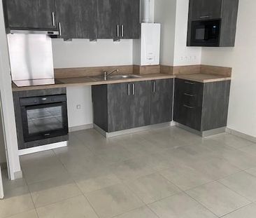 Location Appartement 2 pièces 43m² DECINES CHARPIEU 69150 - Photo 3