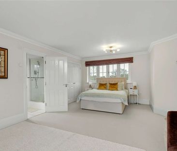 Set within a prestigious private estate, this impressive six bedroo... - Photo 3
