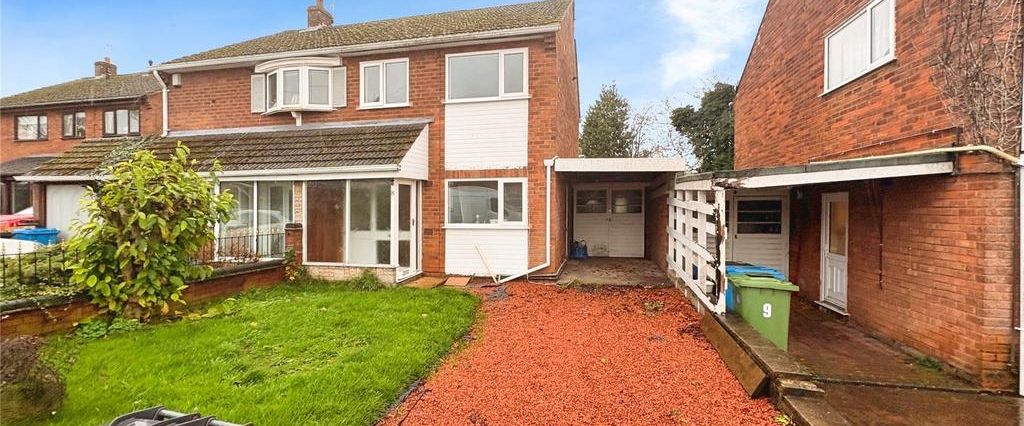 3 bedroom semi-detached house to rent - Photo 1