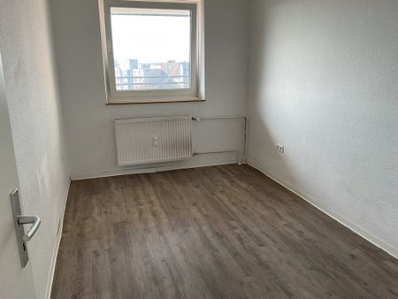 Großzügige 3-Zimmer-Wohnung mit Balkon kurzfristig verfügbar. - Photo 4
