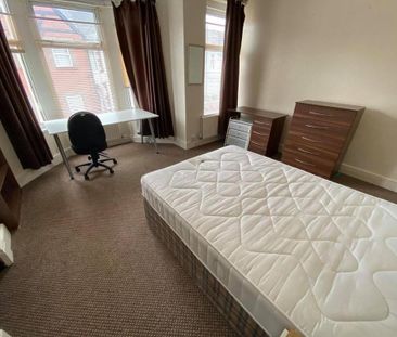 3 bedroom end of terrace house to rent - Photo 5
