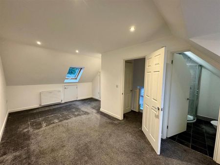 3 bedroom semi-detached bungalow to rent - Photo 2