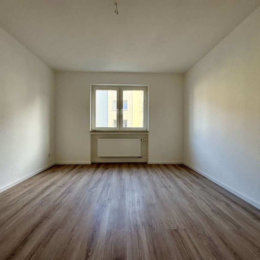 Renovierte, Zentrumsnahe - Hochparterrewohnung - Photo 1