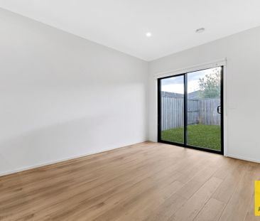 Live Smarter. Live Stylish. Live Here. - Photo 4