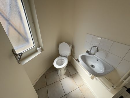 Location Appartement 2 pièces 47m² AGEN 47000 - Photo 3