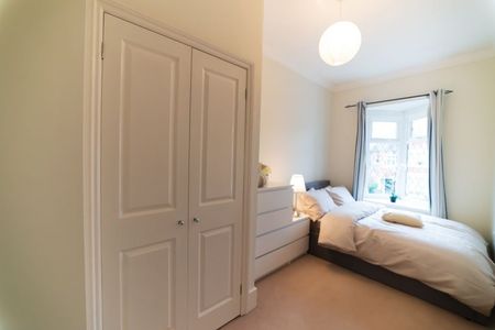 Room in a Shared House, Ealing Common, W3 - Photo 3