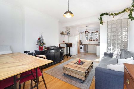 Usk Road, London, SW11 2RS - Photo 2