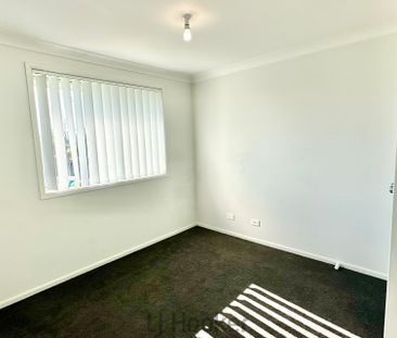 SPACIOUS FAMILY HOME!!! - Photo 5