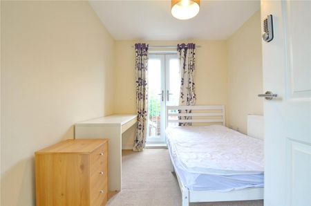 6 bedroom semi-detached house to rent - Photo 3