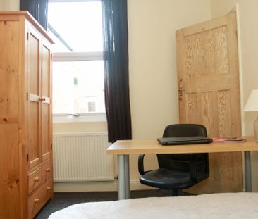 St Leonards Road (3 bed) - Photo 6