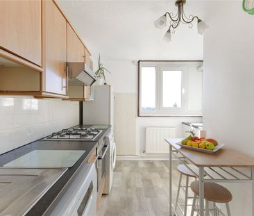 Surrey Lane, London, SW11 flat to rent - Photo 2