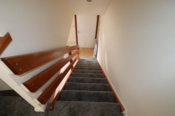 2 bedroom end of terrace house to rent - Photo 1