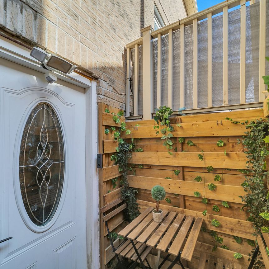 For Lease - 195 John Bowser Crescent, Newmarket, Ontario - Photo 1