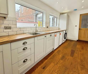 2 bedroom terraced house to rent - Photo 3