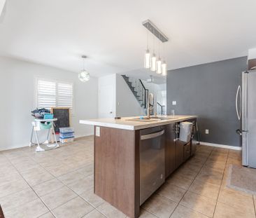 For Lease - 66 Lightcatcher Circle, Brampton, Ontario - Photo 6