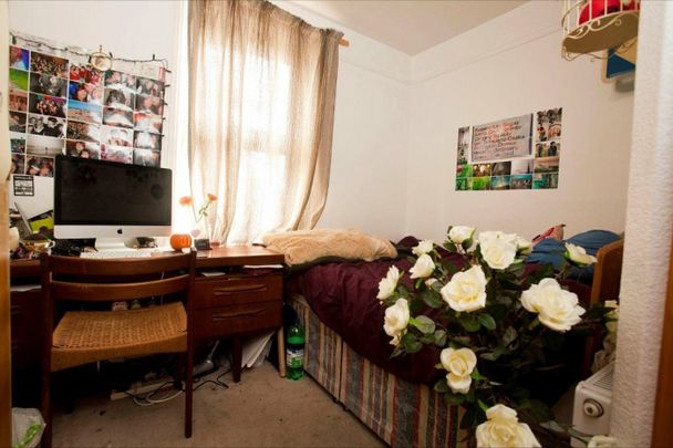 7 BED Student House - Osborne Road - Photo 1