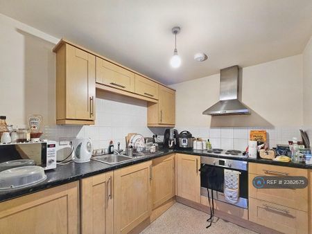 2 bedroom flat to rent - Photo 4