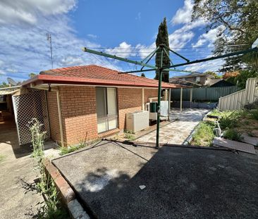 Modern Elegance and Family Comfort in a Prime Narellan Vale Location - Photo 3