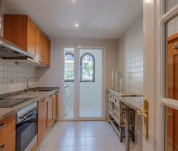 3 Bedroom Apartment For Rent in Los Arqueros, Málaga - Photo 4