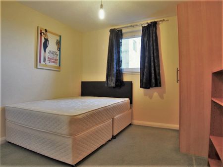 82 Barrland Street South Side - Photo 2