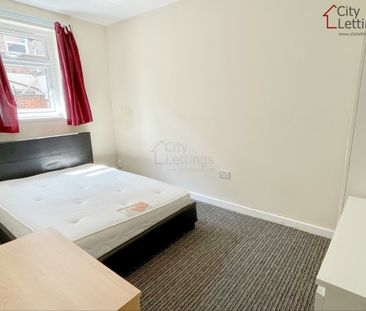 1 Bedroom Flat - Photo 2