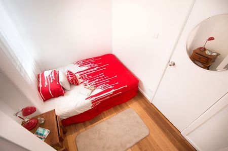 STYLISH FOUR BEDROOM APARTMENT. - Photo 3