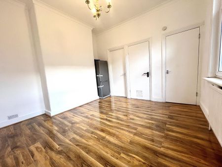 3 bedroom flat to rent - Photo 5