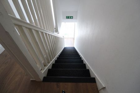 Flat , - Moor Lane, Preston - Photo 2