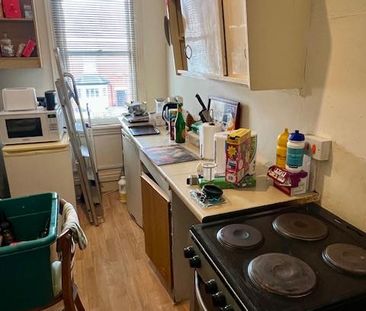 Bedsit to rent - Photo 5