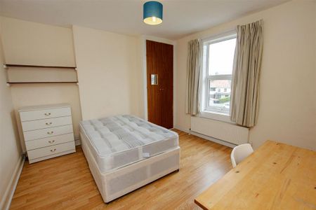 6 bedroom house to rent - Photo 2