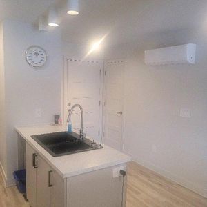 3 1/2 ***Libre Immédiatement*** - Photo 2