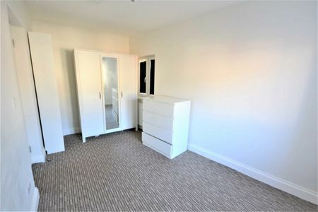 Rundell Crescent - Photo 2