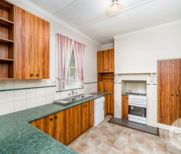 5 Docker St, Wagga Wagga NSW 2650 - Photo 1