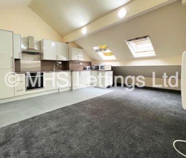 6 Bedroom Mid Terraced House for rent in Regent Park Terrace - Photo 4