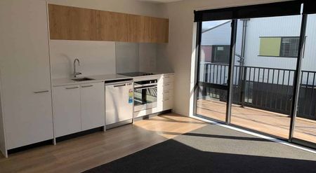 3 bedroom architecturally designed terraced house - Photo 4