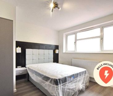 1 bedroom in a house share to rent - Photo 1
