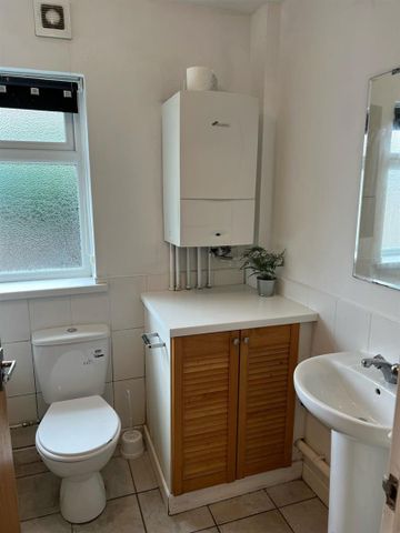 Room For Rent Bertha Street, Pontypridd - Photo 4